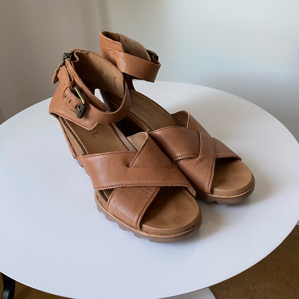 NWOT Sorel Joanie ll sandal Sz. 10